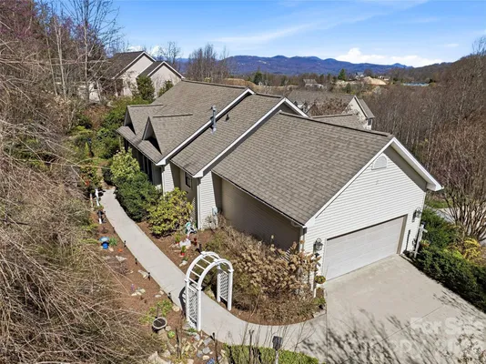 Property Slideshow image 2 of 47 | 222 bay laurel ln, Hendersonville, NC, 28791