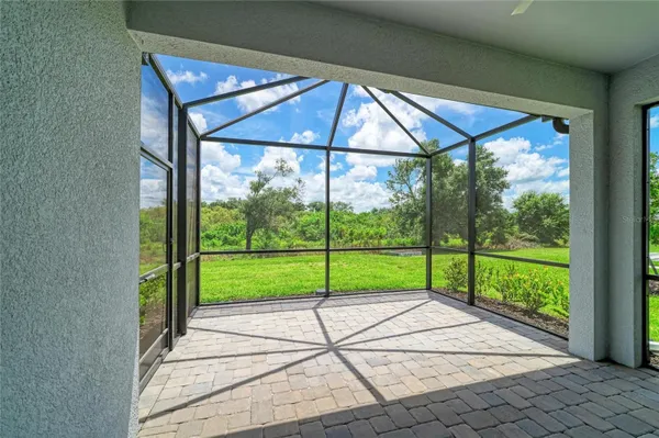 Property Slideshow image 2 of 62 | 18808 indian rock pl, Lakewood Ranch, FL, 34211