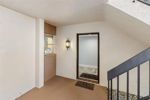 Property Slideshow image 3 of 35 | 2401 clubhouse cir unit 102, Sarasota, FL, 34232