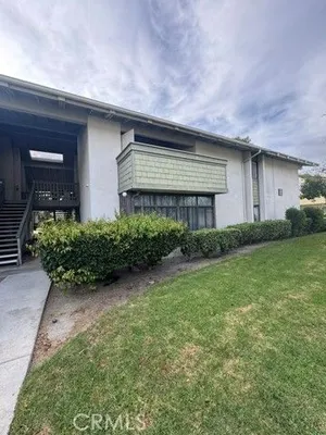 Property Slideshow image 2 of 8 | 8633 portola ct 17-e, Huntington Beach, CA, 92646