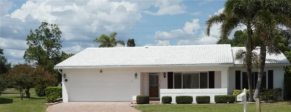 Property Slideshow image 2 of 49 | 4031 93rd ter 5, Pinellas Park, FL, 33782