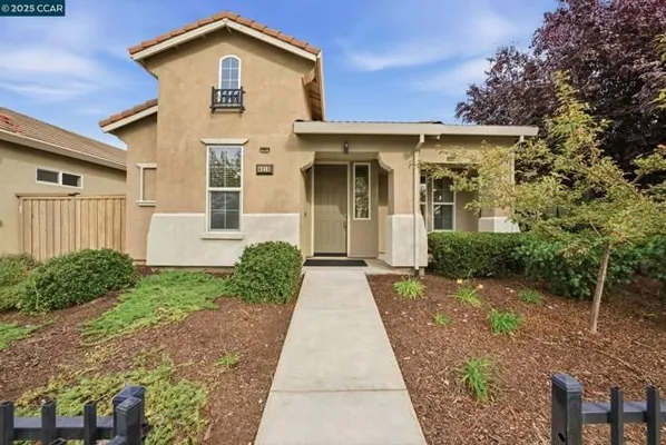 Property Slideshow image 2 of 60 | 4213 hovnanian dr, Sacramento, CA, 95834