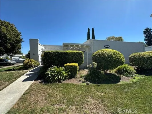 Property Slideshow image 2 of 12 | 2133 via puerta a, Laguna Woods, CA, 92637
