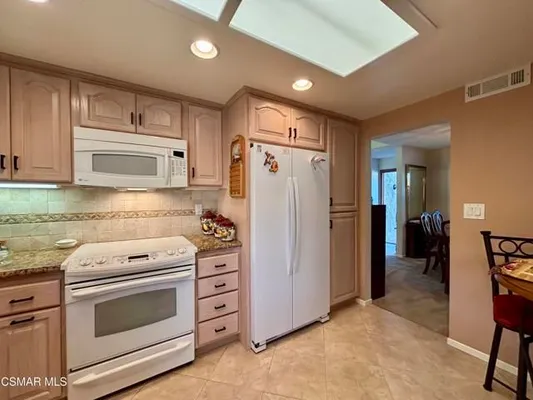 Property Slideshow image 2 of 19 | 44172 village 44, Camarillo, CA, 93012