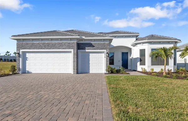 Property Slideshow image 2 of 43 | 5016 stoney point gln, Lakewood Ranch, FL, 34211