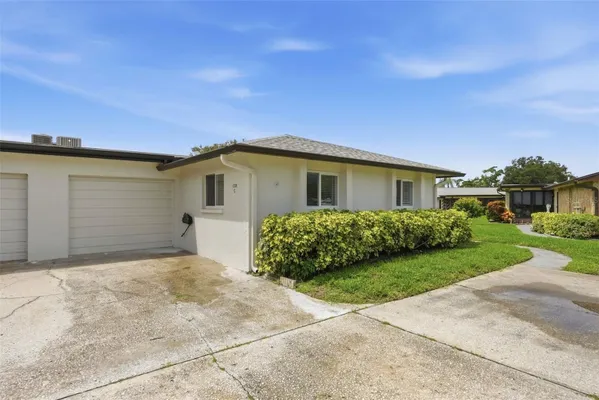 Property Slideshow image 2 of 27 | 1339 queen anne dr c, Palm Harbor, FL, 34684