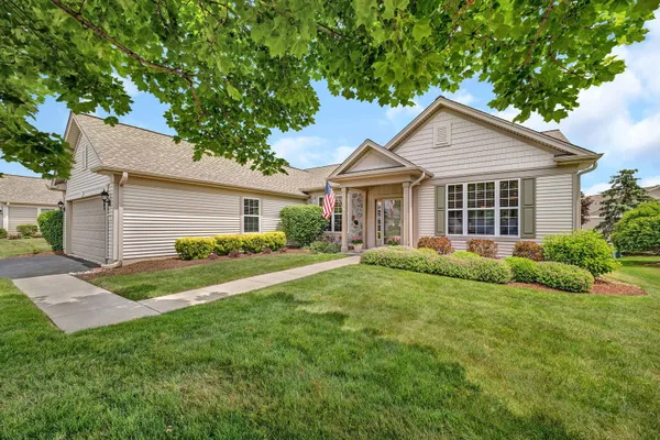 Property Slideshow image 2 of 34 | 322 capital dr, Shorewood, IL, 60404