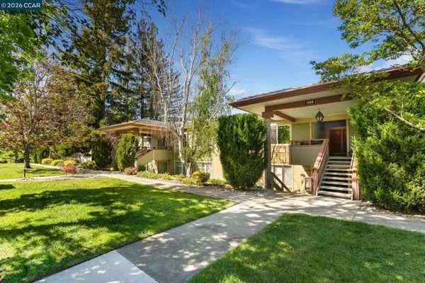 Property Slideshow image 3 of 29 | 1909 skycrest dr 5, Walnut Creek, CA, 94595