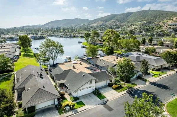 Property Slideshow image 2 of 62 | 1233 camino del lago, San Marcos, CA, 92078