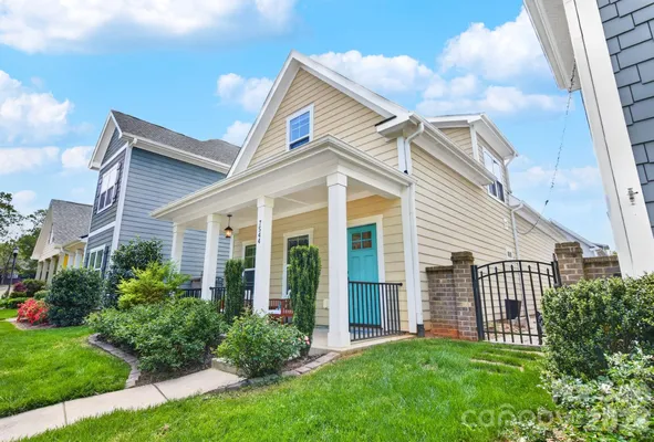 Property Slideshow image 2 of 44 | 7544 fairway villa cir, Denver, NC, 28037