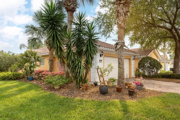 Property Slideshow image 2 of 30 | 12017 kajetan ln, Orlando, FL, 32827