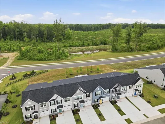 Property Slideshow image 2 of 38 | 7273 peyton randolph ln lane, New Kent, VA, 23124