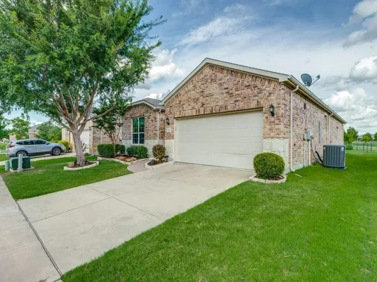 Property Slideshow image 3 of 32 | 7278 honeybee ln, Frisco, TX, 75036