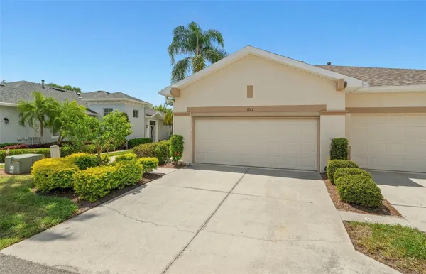 Property Slideshow image 3 of 57 | 1242 lyndhurst greens dr, Sun City Center, FL, 33573