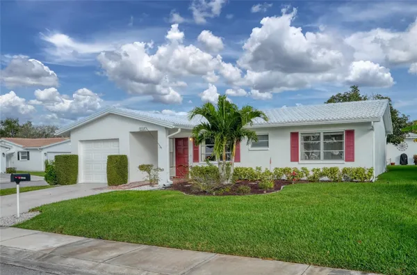 Property Slideshow image 2 of 49 | 9315 42nd way n # 5, Pinellas Park, FL, 33782