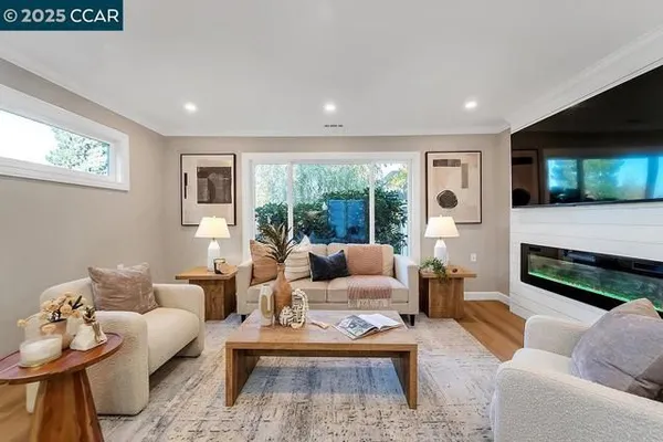 Property Slideshow image 3 of 25 | 1180 running springs rd 4, Walnut Creek, CA, 94595