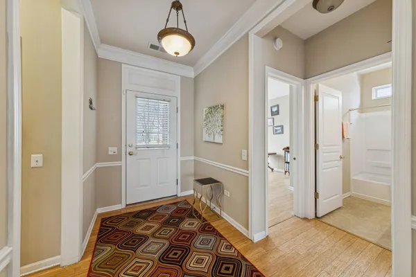 Property Slideshow image 2 of 29 | 2659 venetian ln, Elgin, IL, 60124