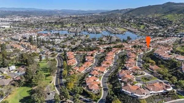 Property Slideshow image 2 of 27 | 1238 rue saint martin, San Marcos, CA, 92078