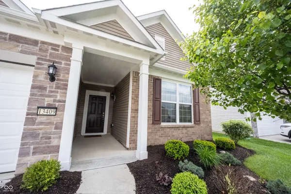 Property Slideshow image 2 of 58 | 13409 champagne st, Fishers, IN, 46037