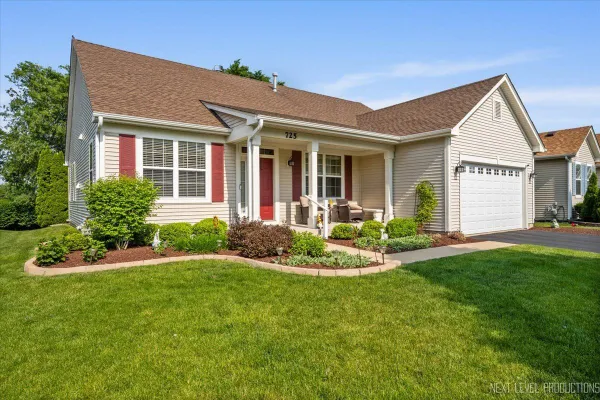 Property Slideshow image 2 of 29 | 725 bohannon cir, Oswego, IL, 60543