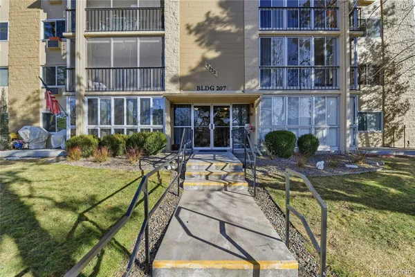 Property Slideshow image 3 of 26 | 3022 s wheeling way 309, Aurora, CO, 80014