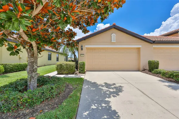 Property Slideshow image 2 of 63 | 5532 sunset falls dr, Apollo Beach, FL, 33572