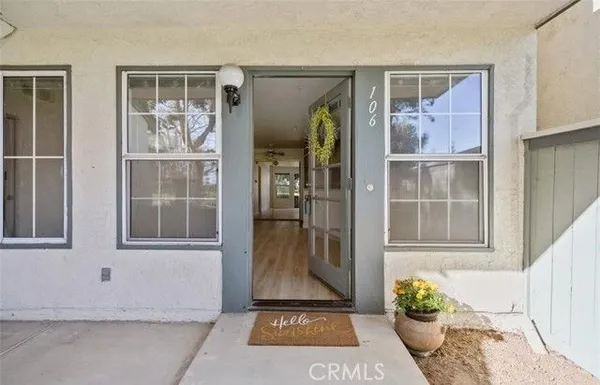 Property Slideshow image 3 of 23 | 18242 parkview ln 106, Huntington Beach, CA, 92648