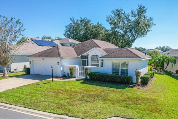 Property Slideshow image 2 of 64 | 5676 gulf stream st, Tavares, FL, 32778