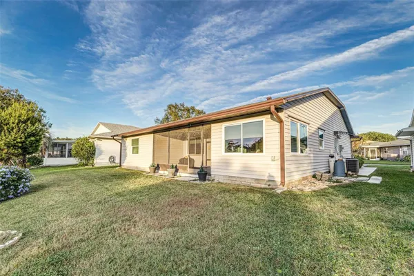 Property Slideshow image 3 of 33 | 1635 colonnades cir, Lakeland, FL, 33811