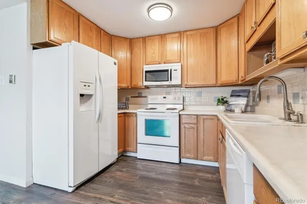 Property Slideshow image 3 of 50 | 775 s alton way unit 3c, Denver, CO, 80247