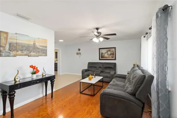 Property Slideshow image 2 of 27 | 1010 fordham dr, Sun City Center, FL, 33573