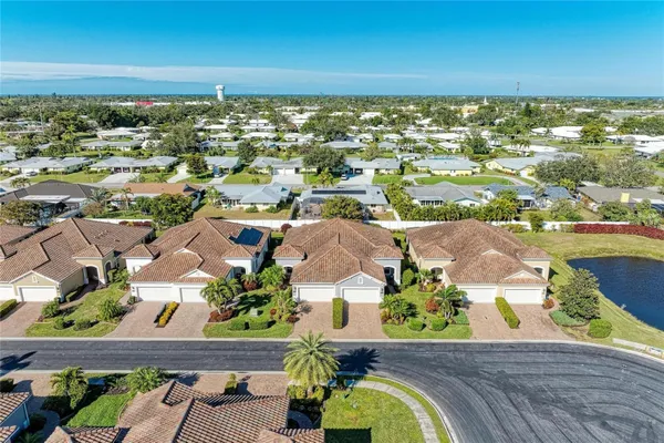 Property Slideshow image 3 of 60 | 6906 playa bella dr, Bradenton, FL, 34209