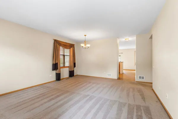 Property Slideshow image 3 of 20 | 11507 stonewater xing, Huntley, IL, 60142
