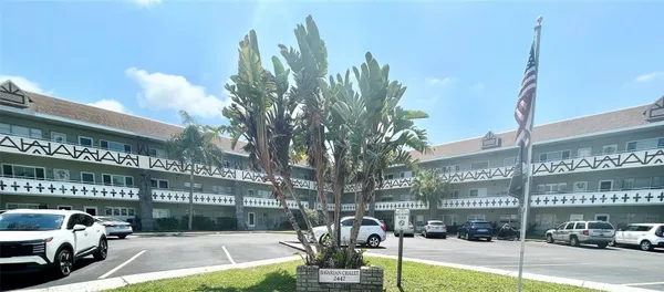 Property Slideshow image 2 of 42 | 2447 ecuadorian way 73, Clearwater, FL, 33763