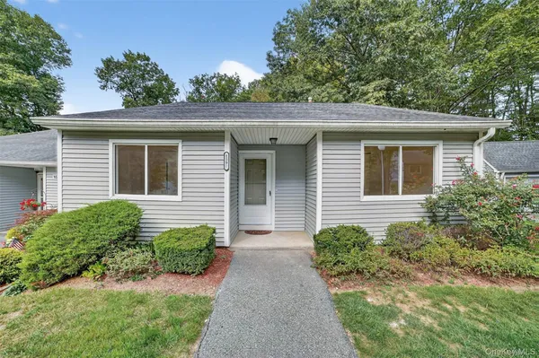 Property Slideshow image 3 of 40 | 159 carriage ct c, Yorktown Heights, NY, 10598