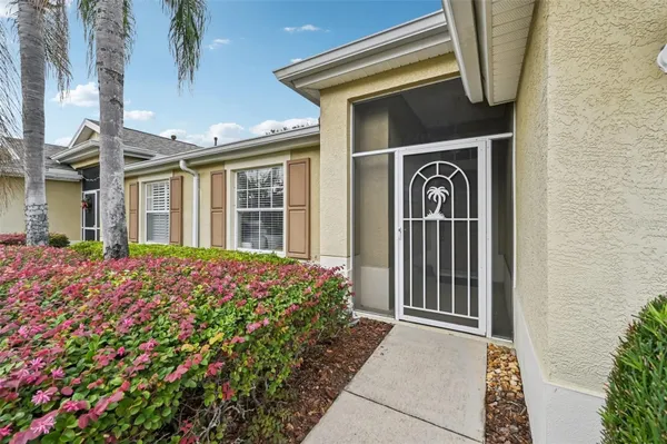 Property Slideshow image 3 of 61 | 2103 grantham greens dr, Sun City Center, FL, 33573
