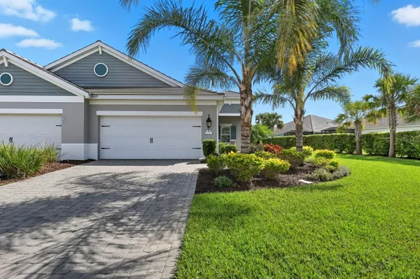 Property Slideshow image 3 of 59 | 2723 sapphire blue ln, Bradenton, FL, 34211