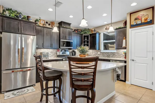 Property Slideshow image 3 of 60 | 340 alcove dr, Groveland, FL, 34736