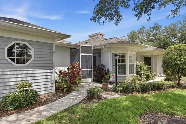 Property Slideshow image 3 of 38 | 6420 carrington cir 35, Sarasota, FL, 34238