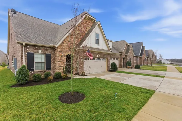 Property Slideshow image 3 of 38 | 867 meadowcrest way, Lebanon, TN, 37090