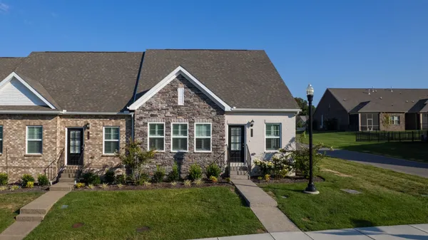 Property Slideshow image 2 of 47 | 1518 cedarbrooke ln, Lebanon, TN, 37090