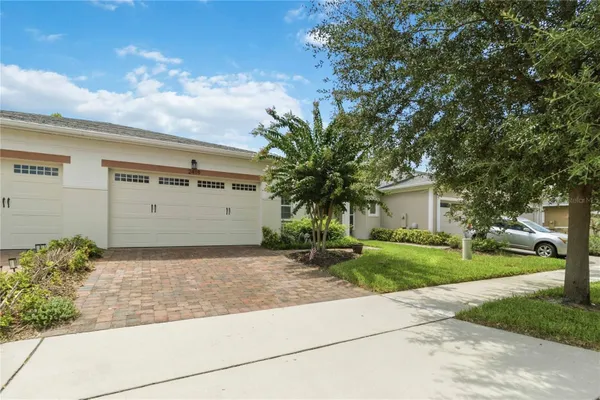 Property Slideshow image 2 of 33 | 2419 datura loop, St Cloud, FL, 34772