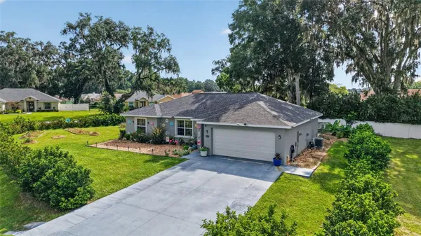 Property Slideshow image 3 of 61 | 10097 sw 78th ct, Ocala, FL, 34476
