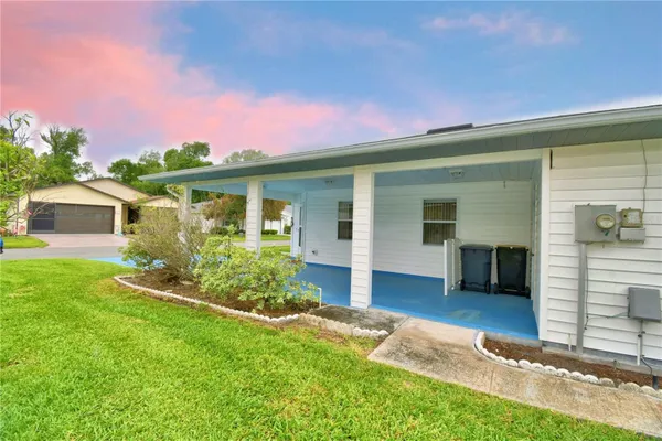 Property Slideshow image 3 of 58 | 1690 colonnades cir, Lakeland, FL, 33811