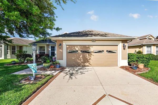 Property Slideshow image 2 of 51 | 5401 aurora dr, Leesburg, FL, 34748