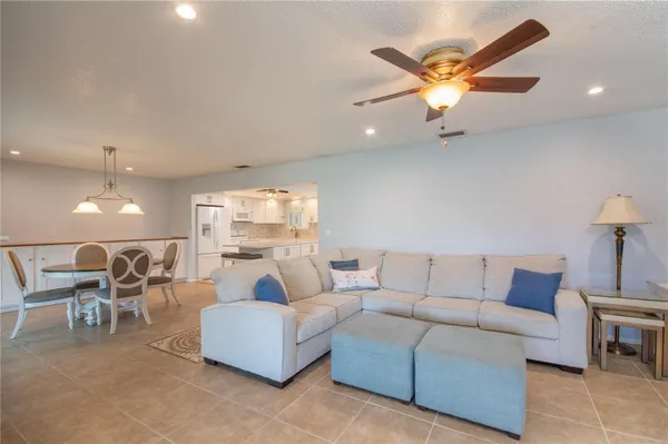 Property Slideshow image 2 of 28 | 3844 blue stone way 73, Sarasota, FL, 34232