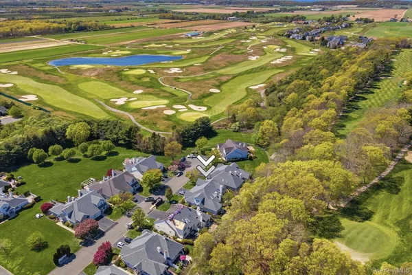 Property Slideshow image 3 of 24 | 156 scenic lake dr, Riverhead, NY, 11901