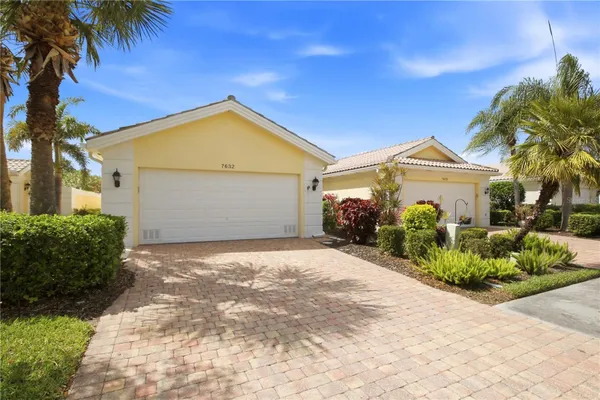 Property Slideshow image 3 of 56 | 7632 quinto dr, Sarasota, FL, 34238