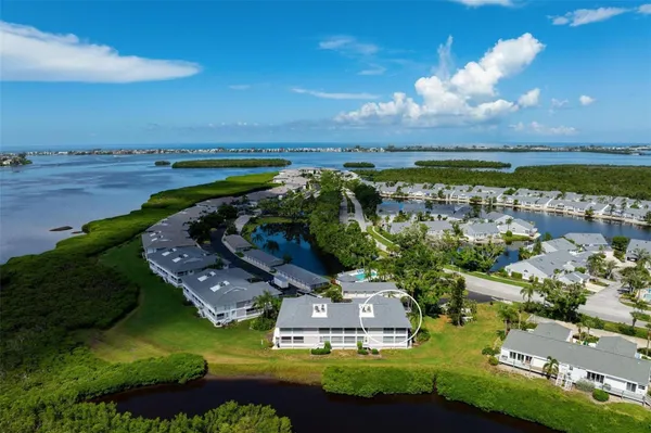 Property Slideshow image 2 of 53 | 1103 edgewater cir # 1103, Bradenton, FL, 34209