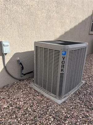 Property Slideshow image 2 of 17 | 2016 hallston st, Las Vegas, NV, 89134